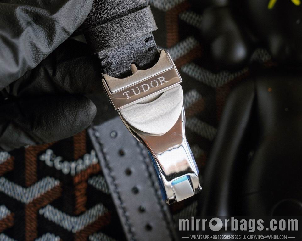 Replica Tudor watch 111002 Watch