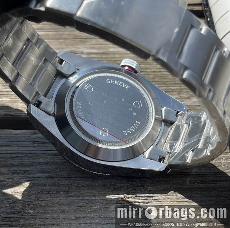 Replica Tudor 42mm 122810 Watch