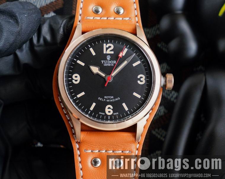 Replica Tudor 42mm men M01 Watch