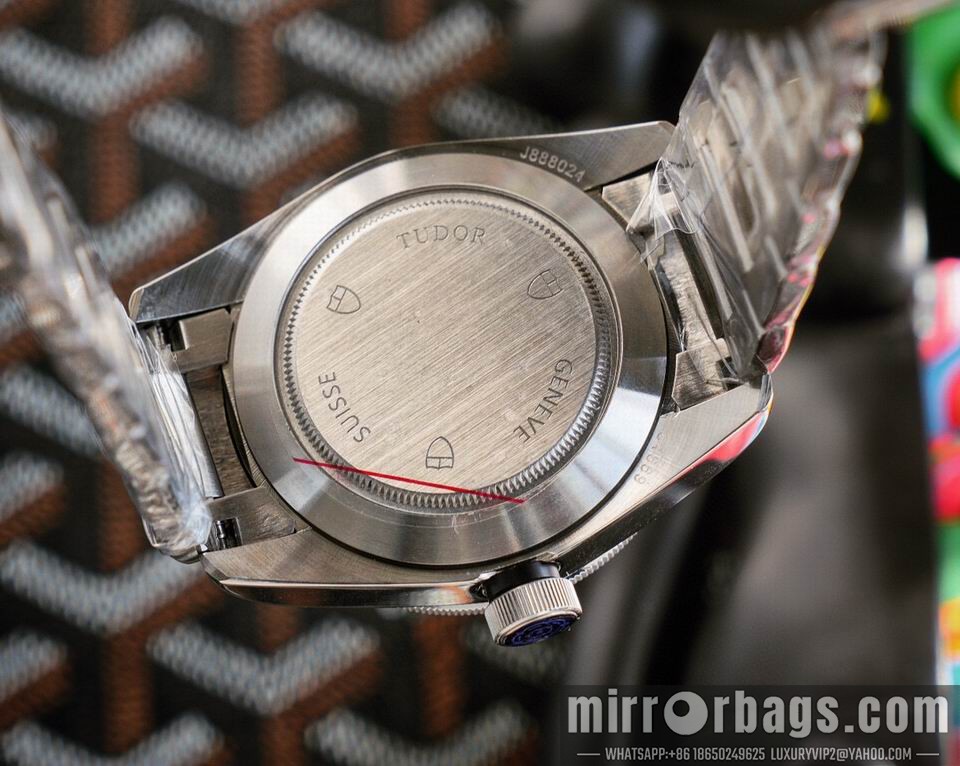 Replica Tudor watch 111003 Watch
