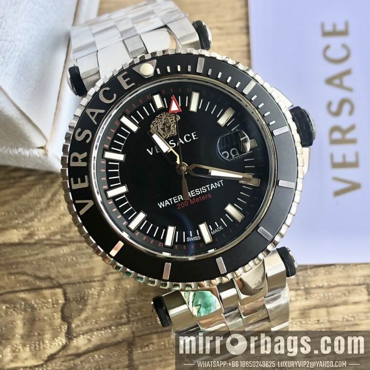Replica Versace men 46mm M03 Watch