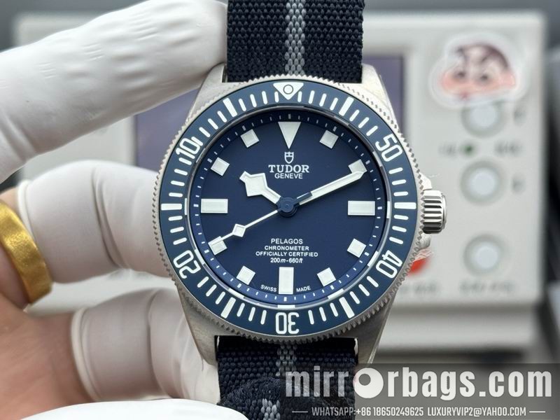 Replica Tudor 42mm 040911 Watch