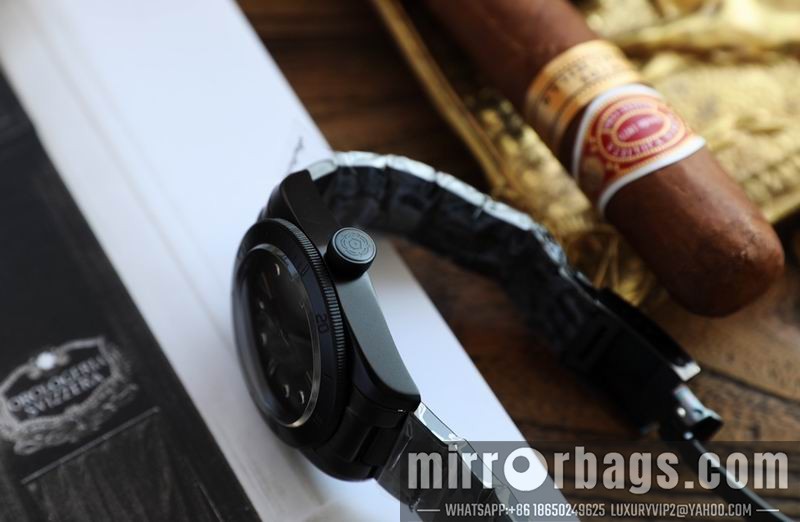 Replica Tudor 42mm 071402 Watch
