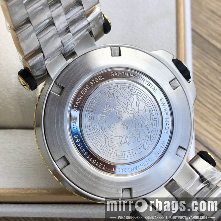 Replica Versace men 46mm M03 Watch