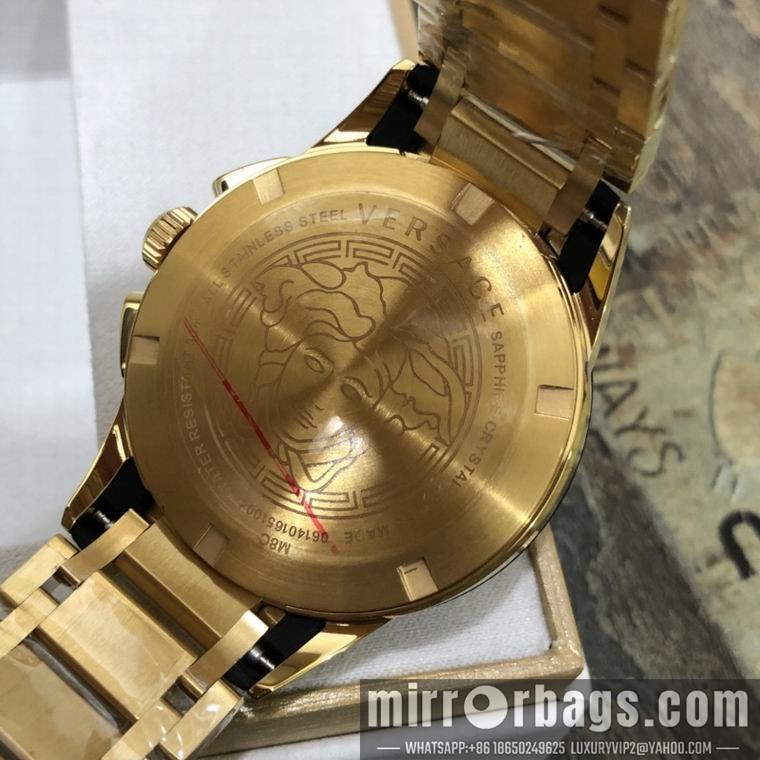 Replica Versace men 42mm M06 Watch