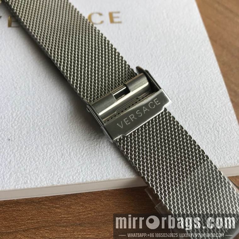 Replica Versace men 42mm M04 Watch