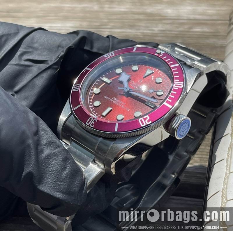 Replica Tudor 42mm 122810 Watch