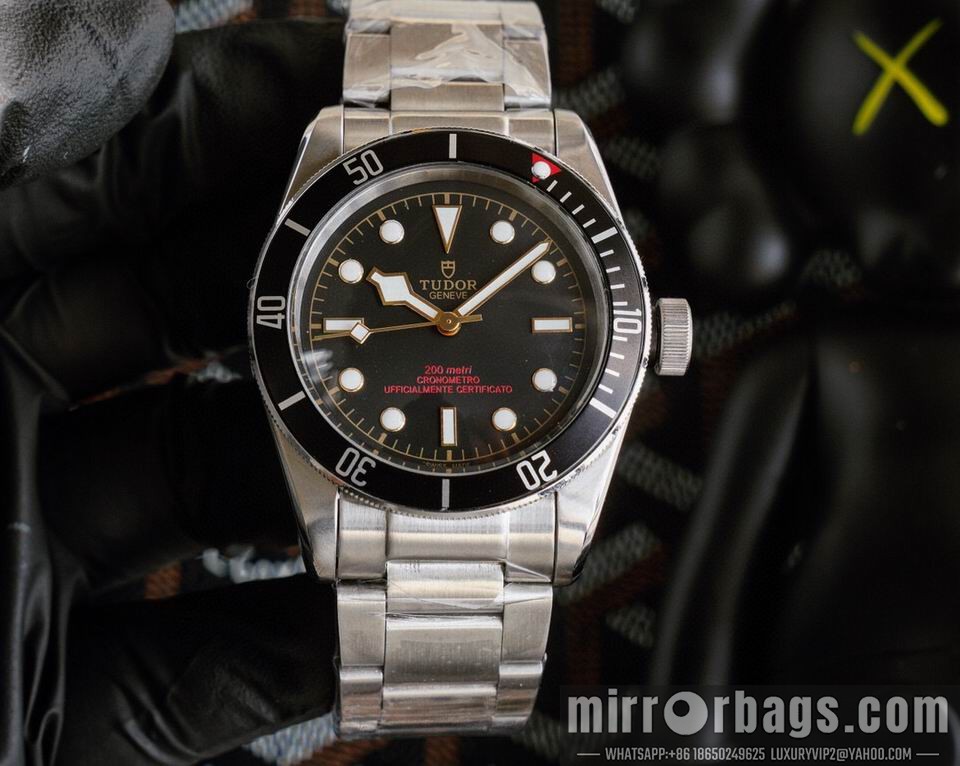Replica Tudor watch 111003 Watch