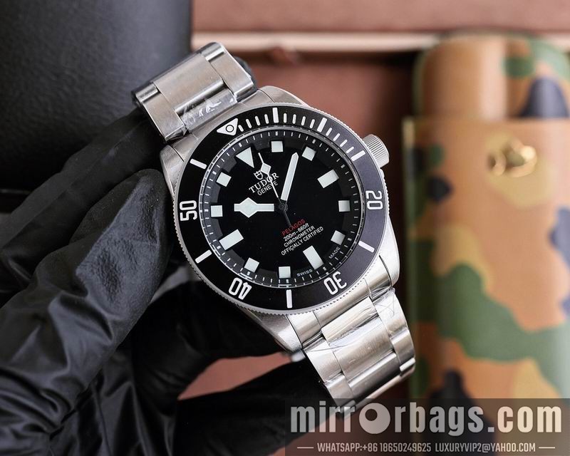 Replica Tudor 42mm 0413122 Watch