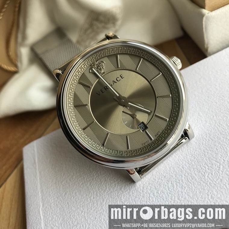 Replica Versace men 42mm M04 Watch