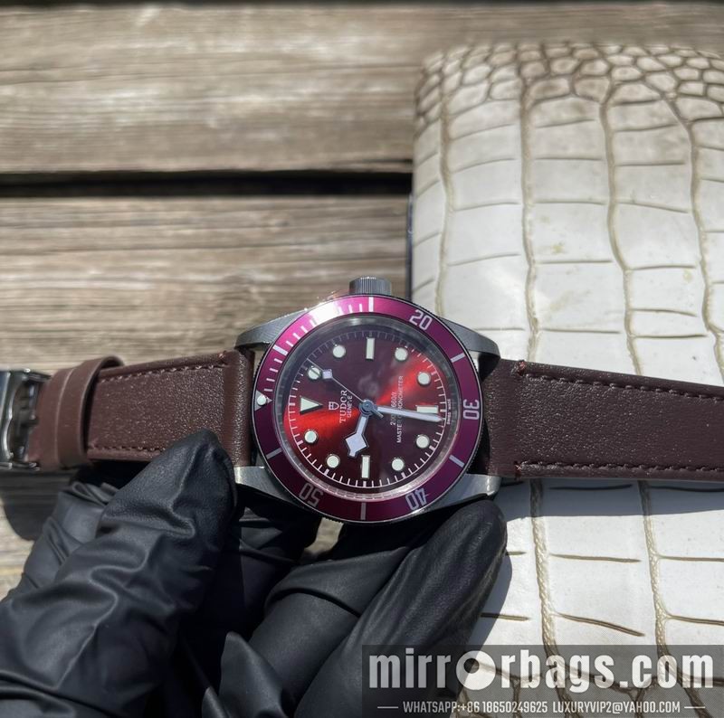Replica Tudor 42mm 122810 Watch