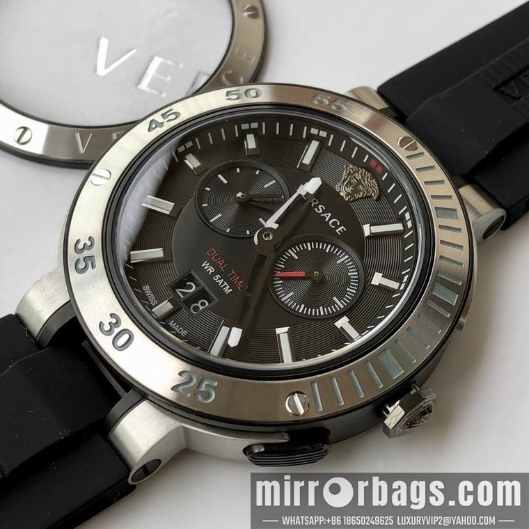 Replica Versace men 44mm M05 Watch
