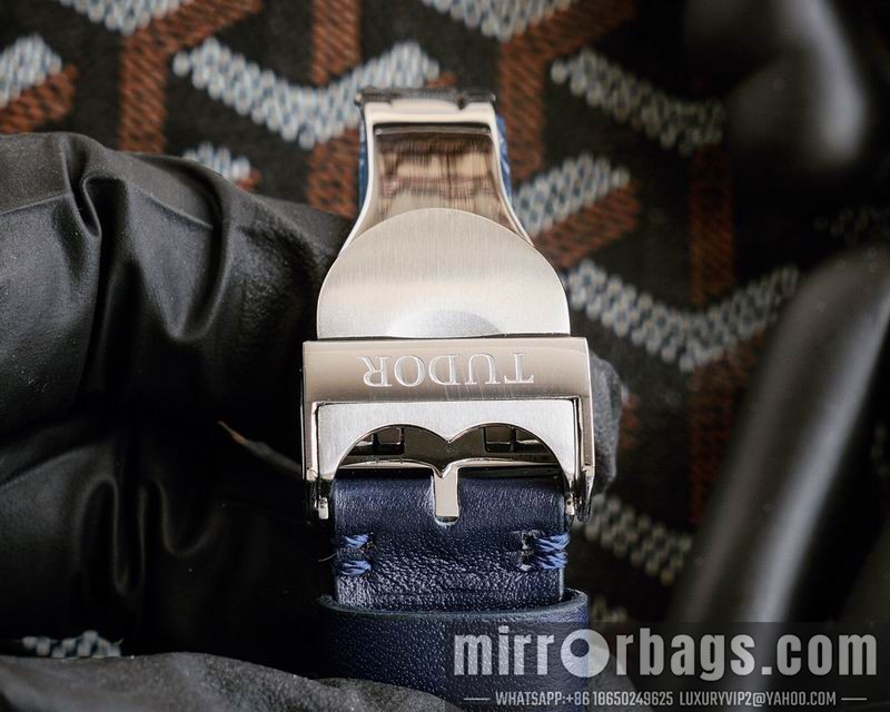 Replica Tudor 42mm 050725 Watch