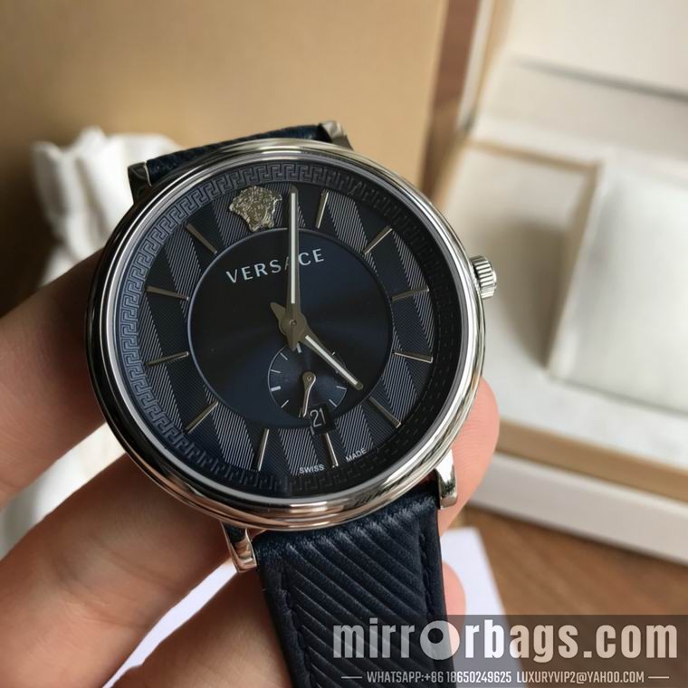 Replica Versace men 42mm M04 Watch