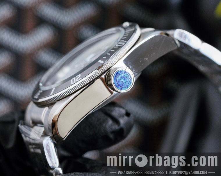Replica Tudor men 42mm M05 Watch