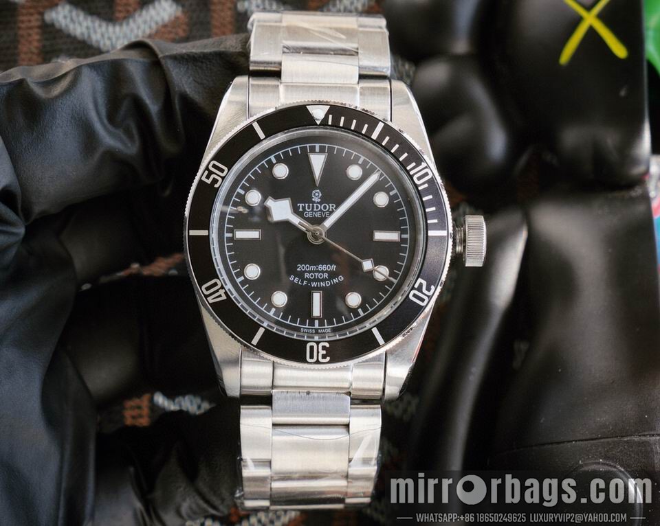 Replica Tudor watch 111003 Watch