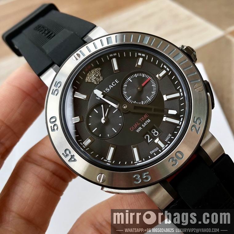Replica Versace men 44mm M05 Watch