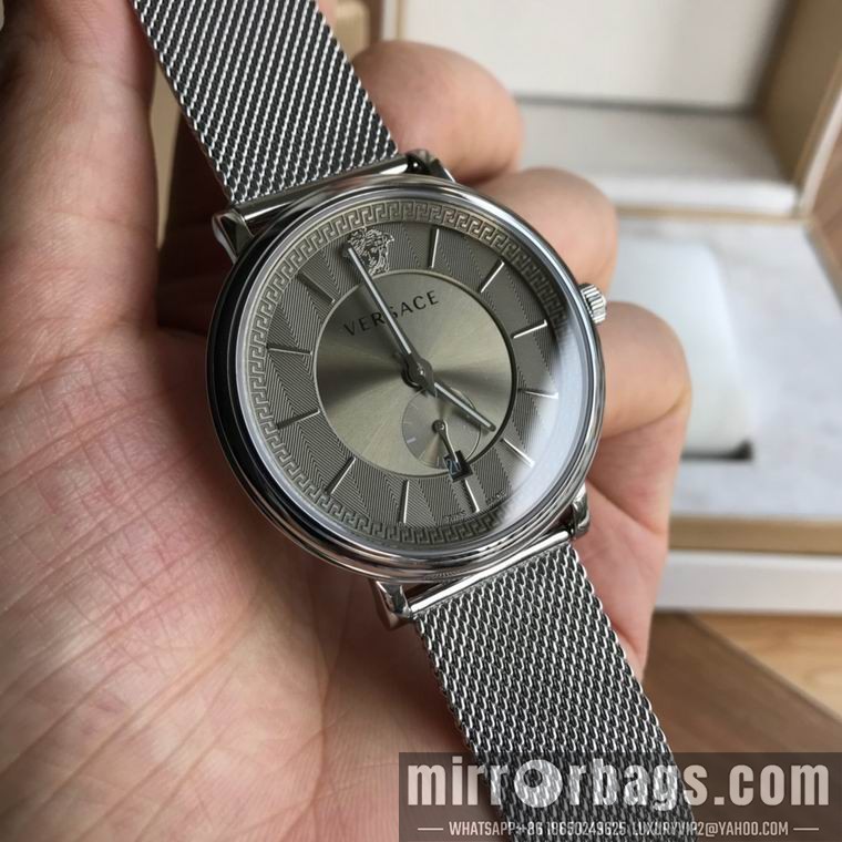 Replica Versace men 42mm M04 Watch