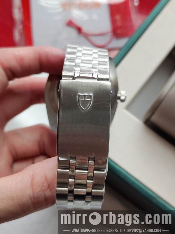 Replica Tudor watch 072433 Watch