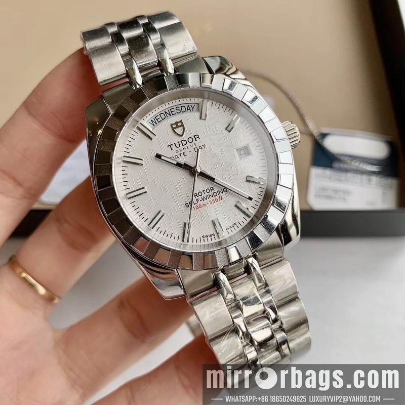 Replica Tudor watch 072435 Watch