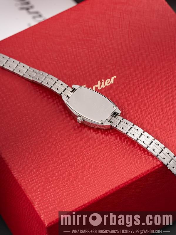 Replica Cartier 23X30mm 040918 Watch