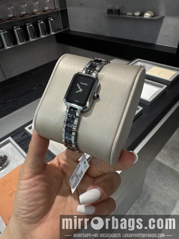 Replica Chanel 21X26mm 101515 Watch