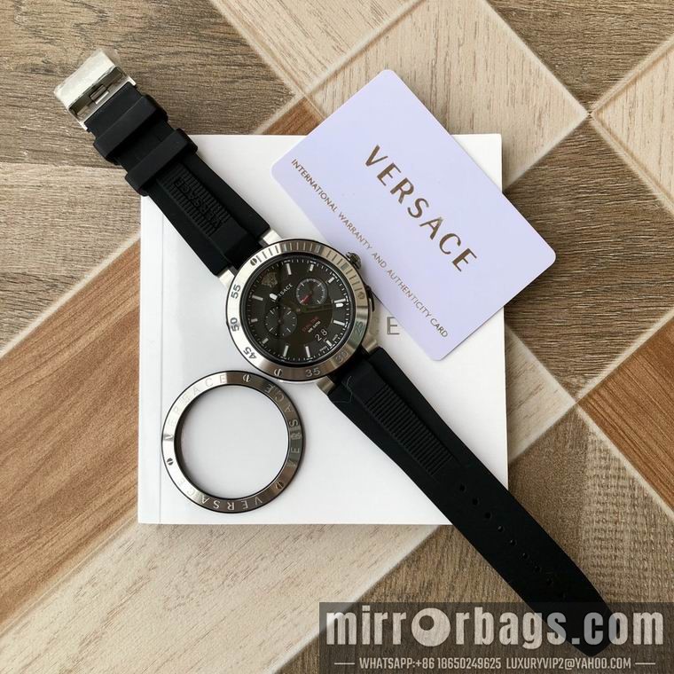 Replica Versace men 44mm M05 Watch