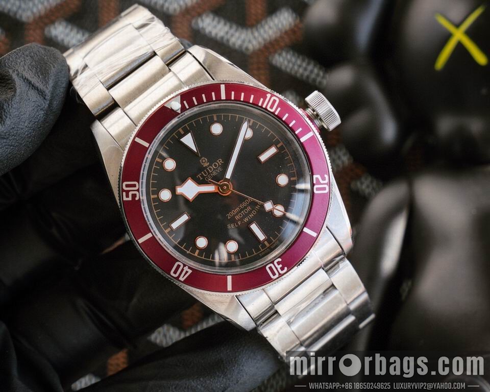 Replica Tudor watch 111003 Watch