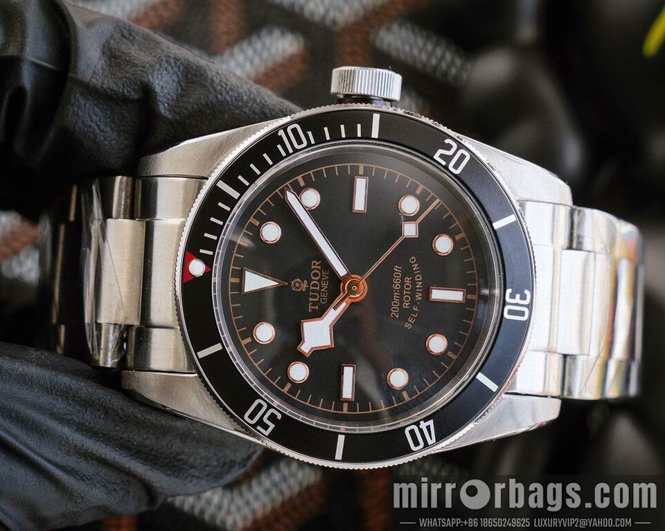 Replica Tudor watch 111003 Watch