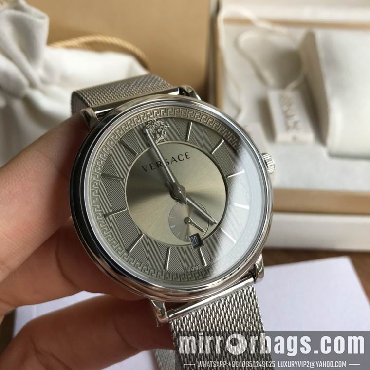 Replica Versace men 42mm M04 Watch