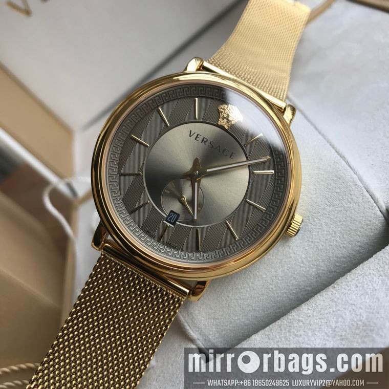 Replica Versace men 42mm M04 Watch