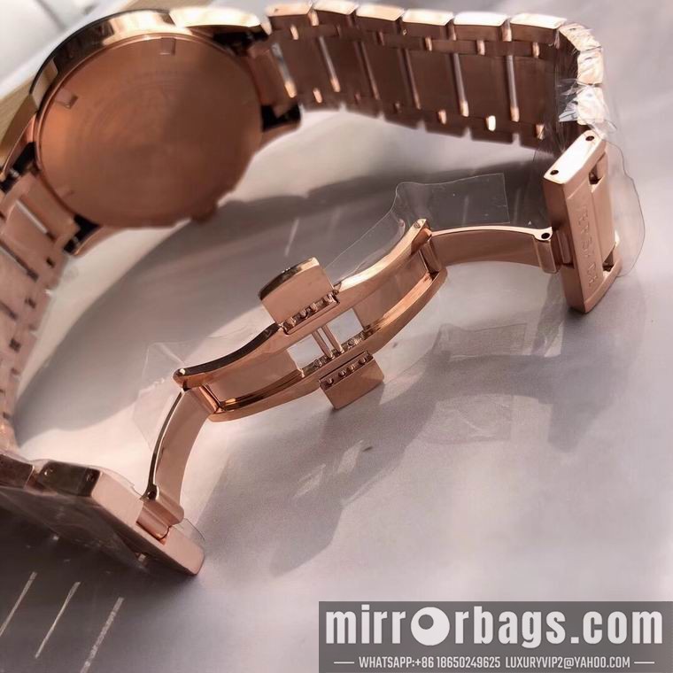 Replica Versace men 42mm M06 Watch
