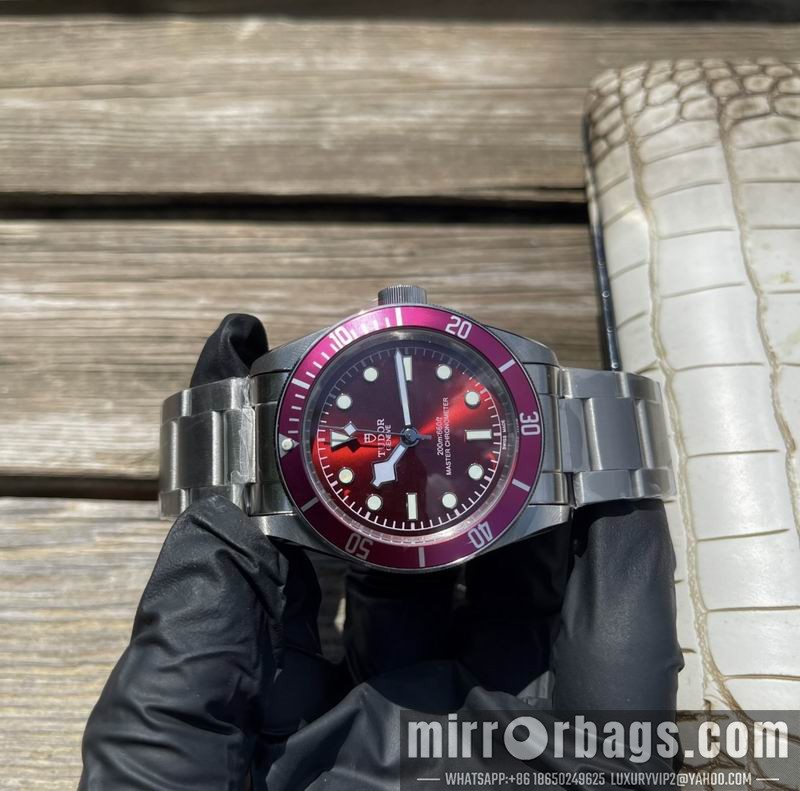 Replica Tudor 42mm 122810 Watch
