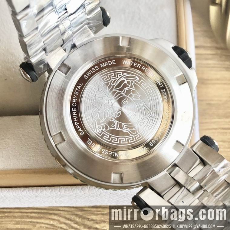 Replica Versace men 46mm M03 Watch