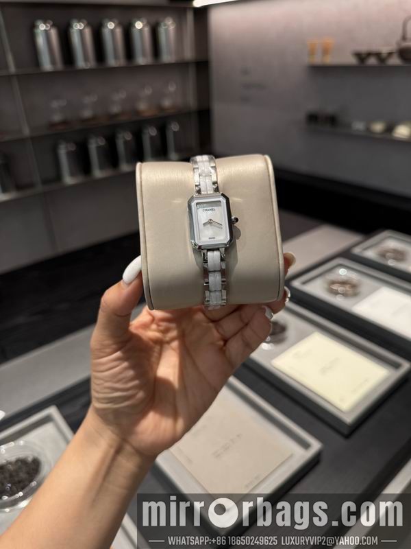 Replica Chanel 21X26mm 101515 Watch