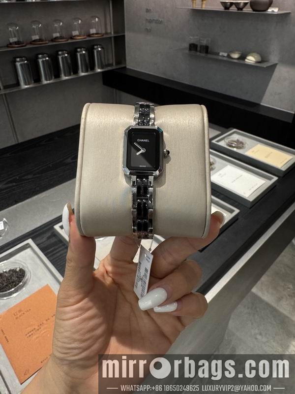 Replica Chanel 21X26mm 101515 Watch