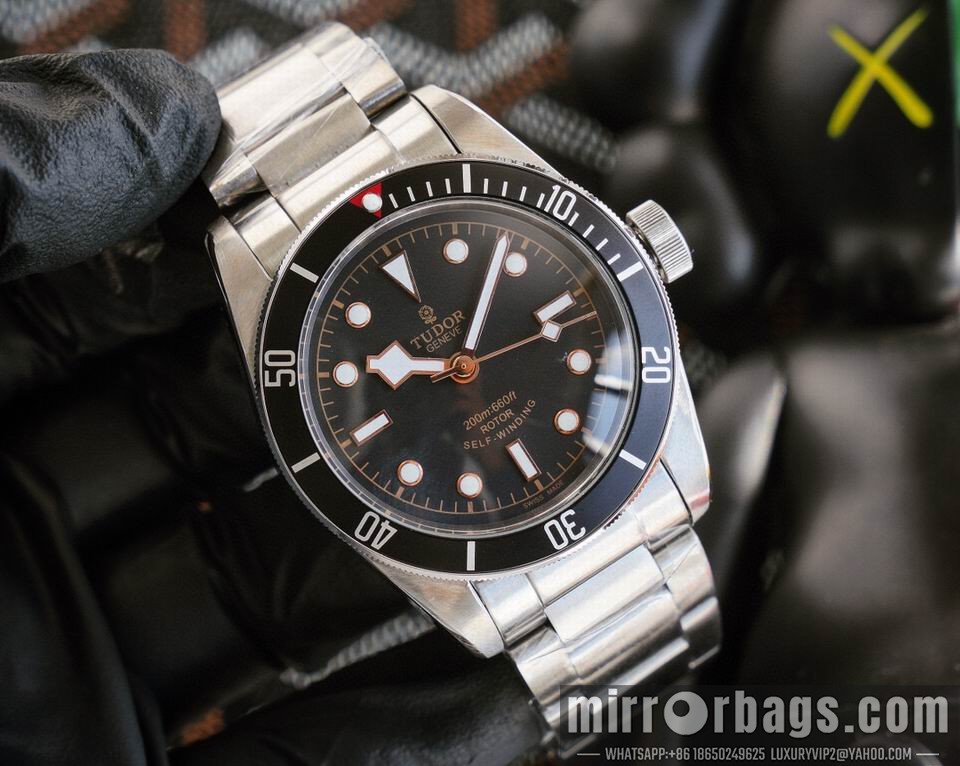 Replica Tudor watch 111003 Watch