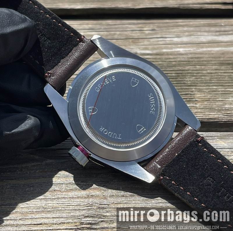 Replica Tudor 42mm 122810 Watch