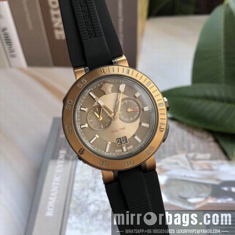 Replica Versace men 44mm M05 Watch