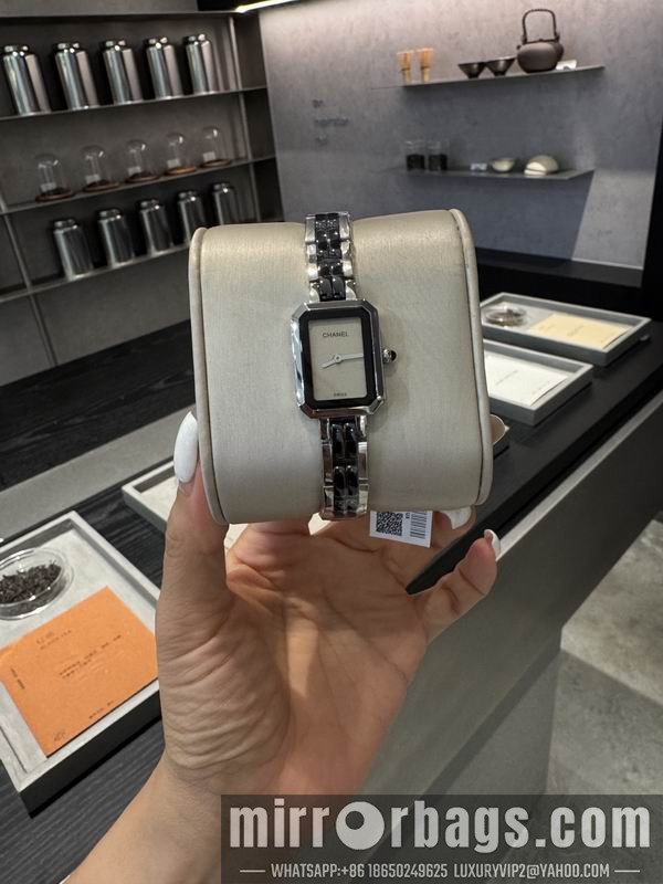 Replica Chanel 21X26mm 101515 Watch