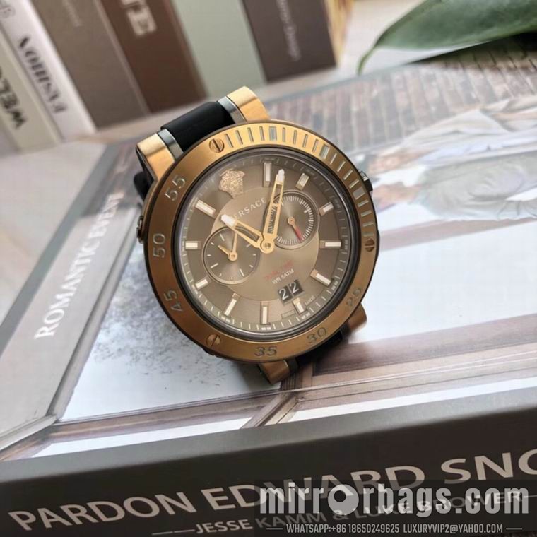 Replica Versace men 44mm M05 Watch
