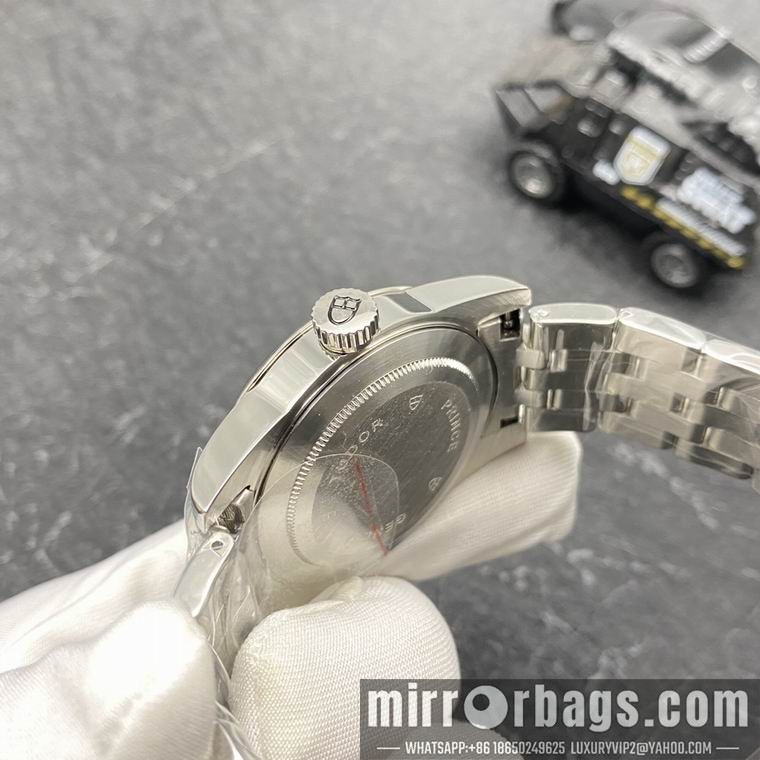 Replica Tudor men 40mm M08 Watch