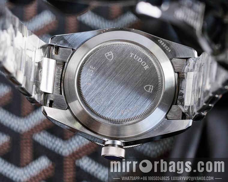 Replica Tudor men 42mm M05 Watch