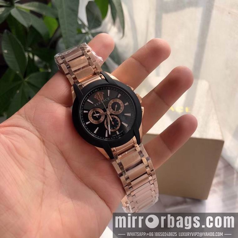 Replica Versace men 42mm M06 Watch