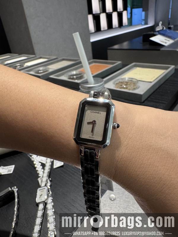 Replica Chanel 21X26mm 101515 Watch
