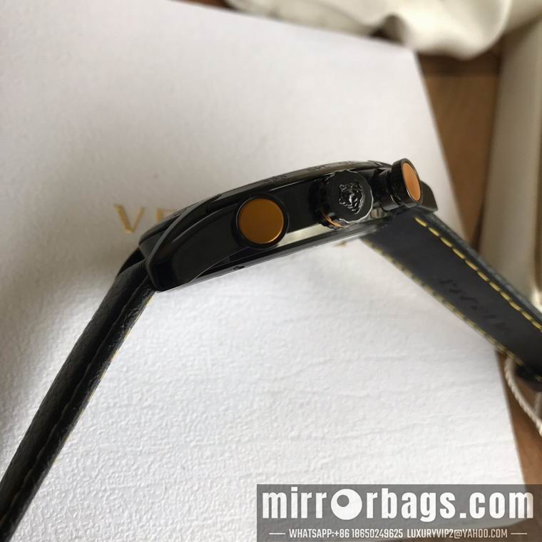 Replica Versace men 43mm M02 Watch