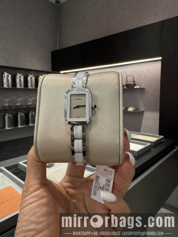 Replica Chanel 21X26mm 101515 Watch