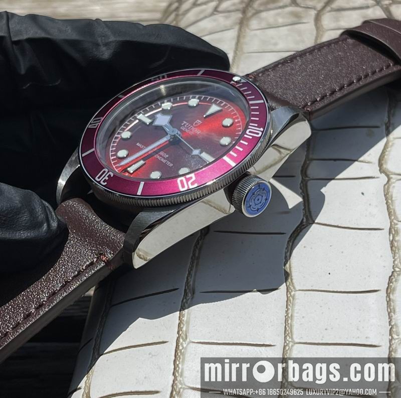 Replica Tudor 42mm 122810 Watch