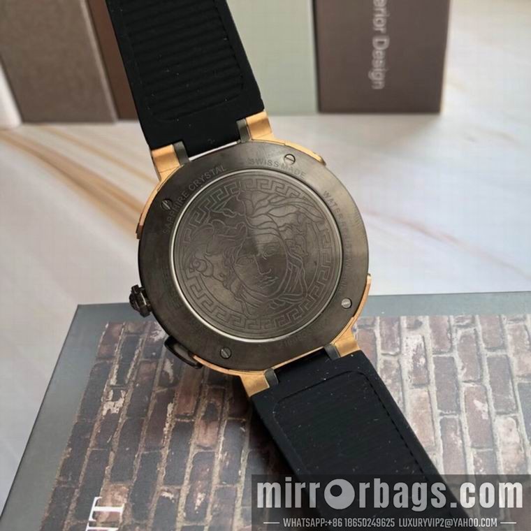 Replica Versace men 44mm M05 Watch