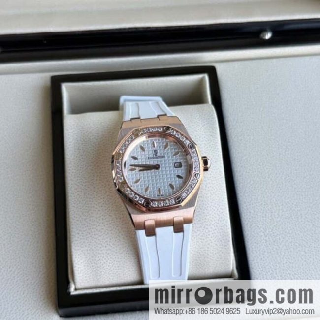 Alligator Leather RF Factory, Audemars Piguet Royal Oak Series Model 67601 Quartz Watch